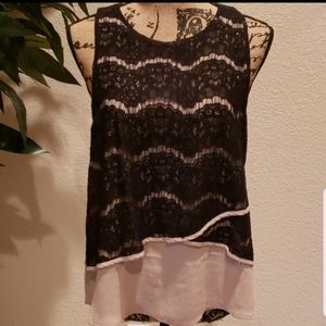 Black & tan lace sleeveless top